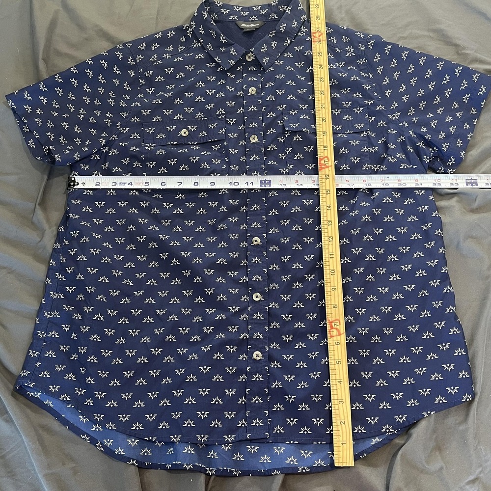 Eddie Bauer Shirt Mens XL Blue Short Sleeve Button Up Geometric Pockets Casual - Picture 3 of 5